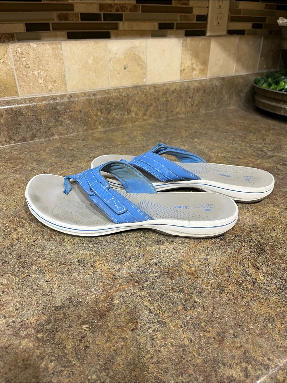 Clarks Cloudsteppers Breeze Sea Blue Flip Flops Women’s 11 Cushion Sandals